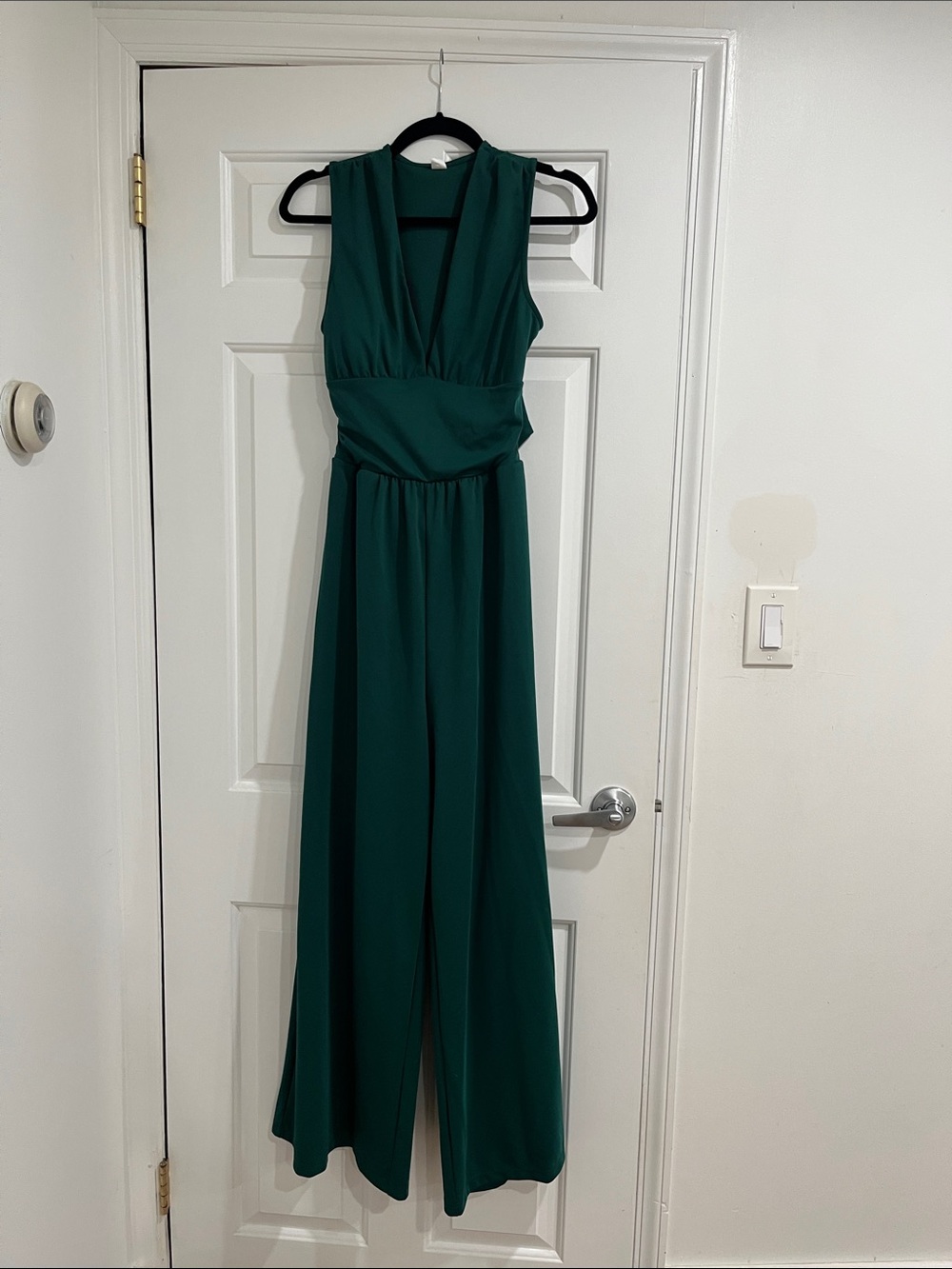 HALARA Emerald Green V-Neck Sleeveless Jumpsuit